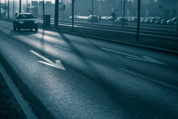 Городское Автомобильное Движение Автомобили Городской Дороге Загрязняющие Городской Воздух Выхлопными — стоковое фото