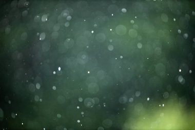 Gökten yağan yağmur, doğaya çok ihtiyaç duyulan nemi getiriyor.