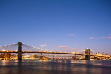 New York Şehri, Manhattan. Brooklyn Köprüsü ile şehir merkezi.