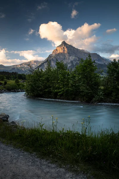 Кандерштег Удивительное Место Отдыха Швейцарских Альпах Швейцария — стоковое фото