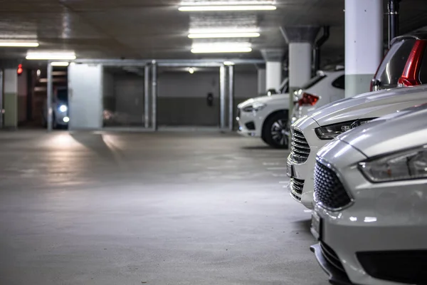 Underground Parking Cars Parked Garage People Many Cars Parking Garage — Stock Photo, Image