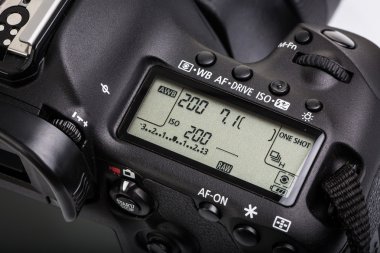 profesyonel modern dslr fotoğraf makinesi