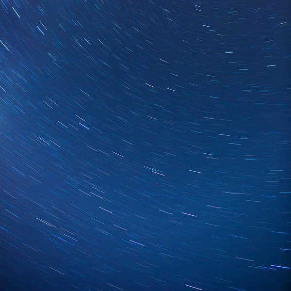 Sentieri stellari nel cielo notturno — Foto Stock