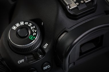profesyonel modern dslr fotoğraf makinesi