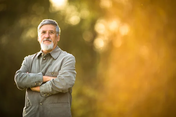 Seniorchef im Freien — Stockfoto