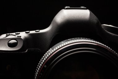 profesyonel modern dslr kamera düşük anahtar görüntü