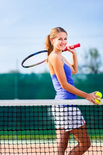 Pretty young tennis player — Stock Photo, Image