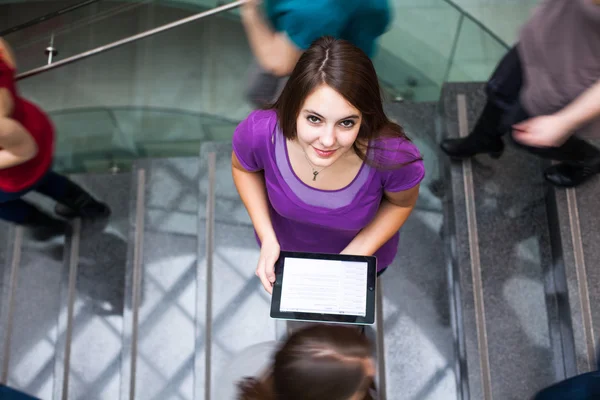 Student med tablet PC — Stockfoto