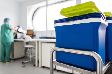 Modern hastane laboratuarında hazırlanan kanser tedavisi ilaçlar