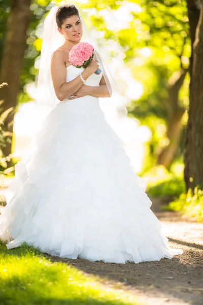 Bride on her wedding day — Stock Photo, Image