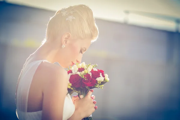 Pengantin yang cantik di hari pernikahannya — Stok Foto