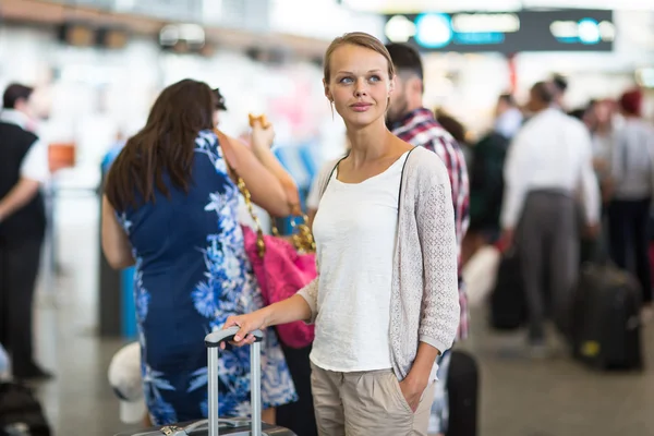 Female passenger at the airport — Stock Photo, Image