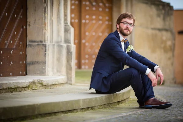 Groom bonito em seu dia do casamento — Fotografia de Stock