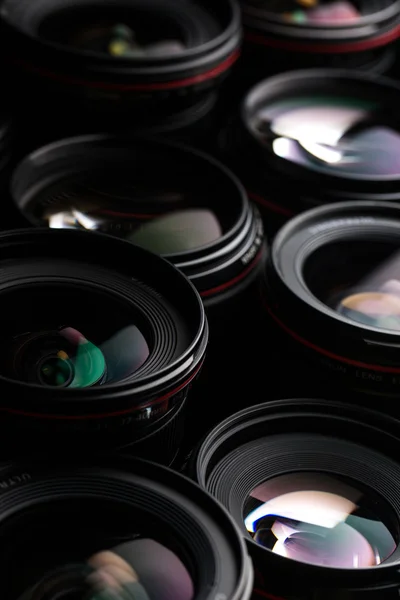Lentes de cámara modernas con reflejos, imagen de bajo perfil — Foto de Stock