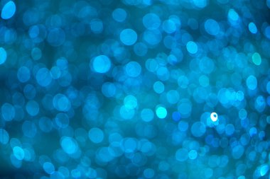 Mavi sulu bulanık arka plan yenileme