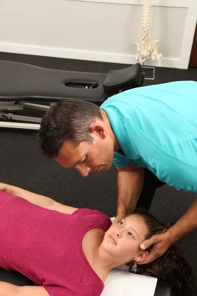 Chiropractor — Stockfoto