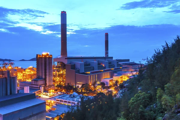 Centrale elettrica al tramonto — Foto Stock