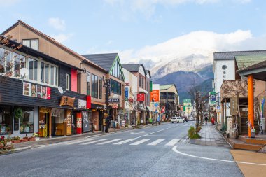 Japonya'nın ana caddesi Yufuin