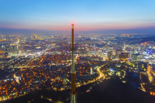 Seoul city in der Nacht in Südkorea — Stockfoto