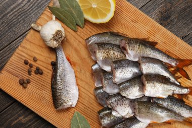 Limonlu çiğ balık