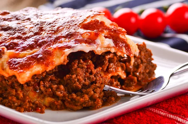 Färska hem färdiglagad lasagne — Stockfoto