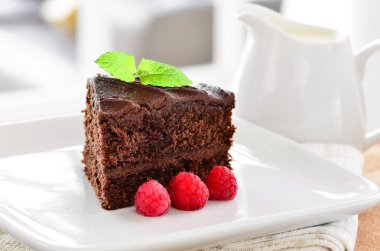 Taze ev yapımı yapışkan çikolata fudge kek