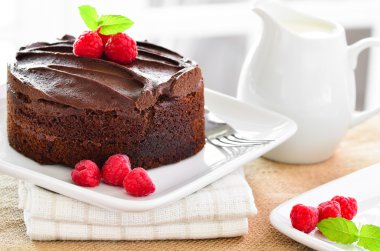 Taze ev yapımı yapışkan çikolata fudge kek