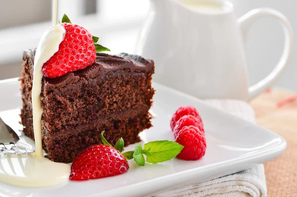 Fresh home made sticky chocolate fudge cake — Stock Photo, Image
