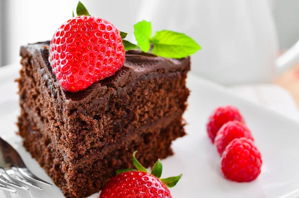 Fresh home made sticky chocolate fudge cake — Stock Photo, Image