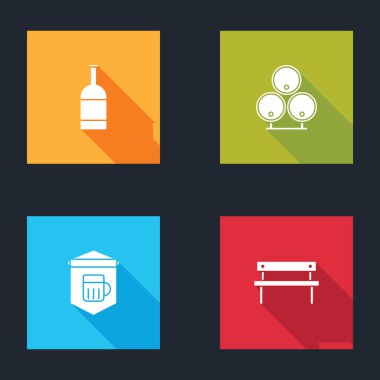 Bira şişesi, tahta fıçılar, bir bardak bira ve Bench ikonu ile tabela. Vektör.