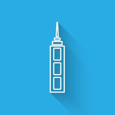 Beyaz çizgi gökdelen simgesi uzun gölgeli izole edilmiş. Metropolis mimarisi panoramik manzara. Vektör.