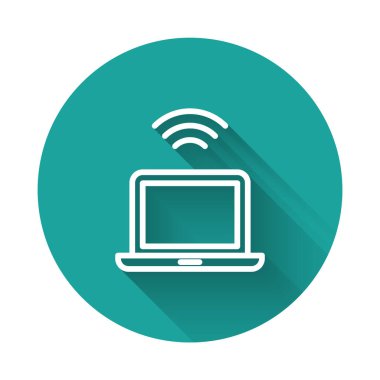 Beyaz çizgi kablosuz dizüstü bilgisayar simgesi uzun gölgeli izole edildi. İnternet kavramının kablosuz bağlantısı. Yeşil daire düğmesi. Vektör.