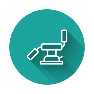 Uzun gölgeli beyaz çizgi medikal sandalye ikonu. Dişçi koltuğu. Yeşil daire düğmesi. Vektör İllüstrasyonu.