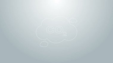 Bulut simgesindeki mavi çizgi CO2 emisyonları gri arka planda izole edildi. Karbondioksit formülü sembolü, duman kirliliği konsepti, çevre konsepti. 4K Video hareketli grafik canlandırması