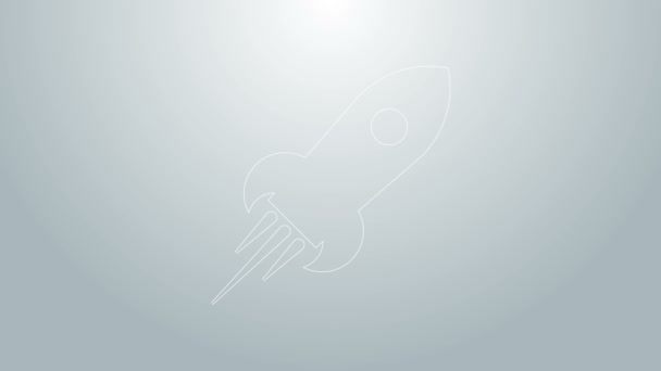 灰色の背景に隔離された火のアイコンを持つブルーラインロケット船。宇宙旅行。4Kビデオモーショングラフィックアニメーション — ストック動画