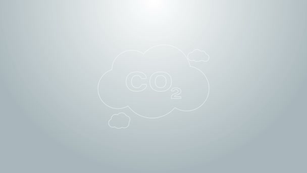 Modrá čára emisí CO2 v cloudu ikony izolované na šedém pozadí. Symbol vzorce oxidu uhličitého, koncepce znečištění smogem, koncepce životního prostředí. Grafická animace pohybu videa 4K — Stock video