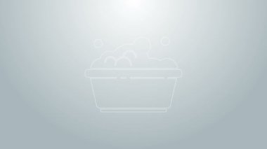 Mavi çizgili sabun köpüklü plastik leğen gri arkaplanda izole edilmiş. Sulu kase. Çamaşır yıkama, temizlik malzemeleri. 4K Video hareketli grafik canlandırması