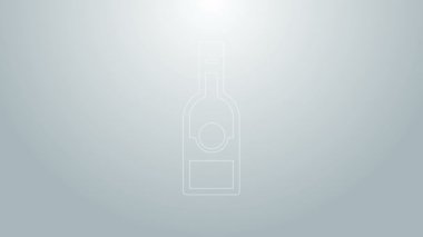 Mavi çizgili cam şişe votka ikonu gri arka planda izole edilmiş. 4K Video hareketli grafik canlandırması