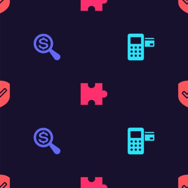 Pos terminalini, büyüteç ve doları kusursuz desenli bir yapboz ve kalkanı ayarlayın. Vektör.