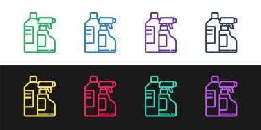 Çamaşır deterjanı, çamaşır suyu, bulaşık deterjanı ya da siyah beyaz arka planda izole edilmiş başka bir temizlik malzemesi için plastik şişeleri ayarlayın. Vektör İllüstrasyonu.