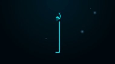 Parlayan neon hattı yanan mum simgesi siyah arkaplanda izole edildi. Silindirik mum çubuğu ve yanan ateş. 4K Video hareketli grafik canlandırması