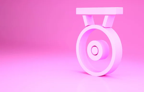 Pink Gong strumento musicale a percussione icona circolare in metallo isolato su sfondo rosa. Concetto minimalista. Illustrazione 3d rendering 3D — Foto Stock