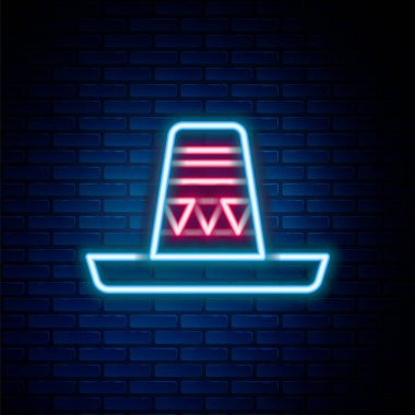 Parlayan neon hattı. Tuğla duvar arkasında izole edilmiş geleneksel Meksika sombrero şapka ikonu. Renkli taslak konsepti. Vektör