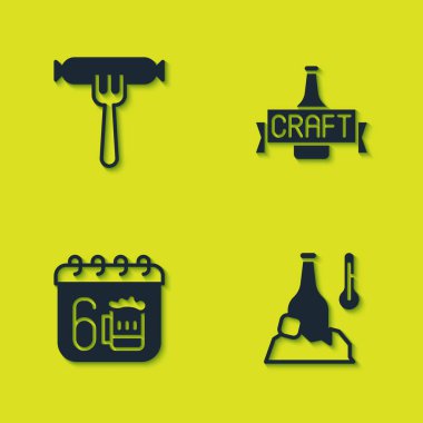 Çatala sosis, soğuk bira şişesi, Aziz Patrick takvimi ve bira ikonu koyun. Vektör