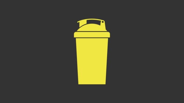 Amarelo ícone agitador Fitness isolado no fundo cinza. Garrafa de shaker esportivo com tampa para coquetéis de água e proteína. Animação gráfica em movimento de vídeo 4K — Vídeo de Stock