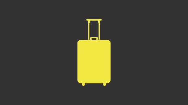 Icono de maleta de viaje amarillo aislado sobre fondo gris. Señal de equipaje de viaje. Icono de equipaje de viaje. Animación gráfica de vídeo 4K — Vídeos de Stock