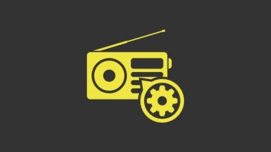 Sarı Radyo, anten ve dişli ikonu gri arka planda izole edildi. Uygulama, servis konsepti, ayar seçenekleri, bakım, onarım, onarım. 4K Video hareketli grafik canlandırması
