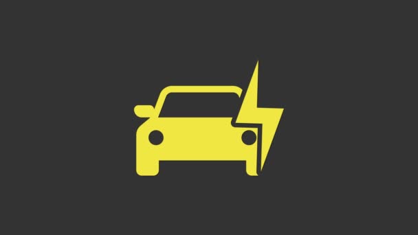 Geel Elektrische auto en elektrische kabel plug opladen pictogram geïsoleerd op grijze achtergrond. Duurzame eco-technologieën. 4K Video motion grafische animatie — Stockvideo