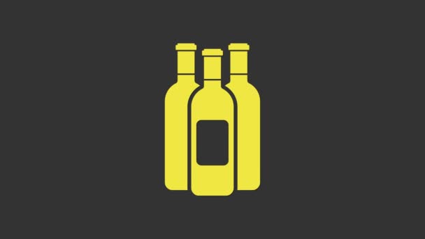 Żółte butelki ikony wina izolowane na szarym tle. 4K Animacja graficzna ruchu wideo — Wideo stockowe