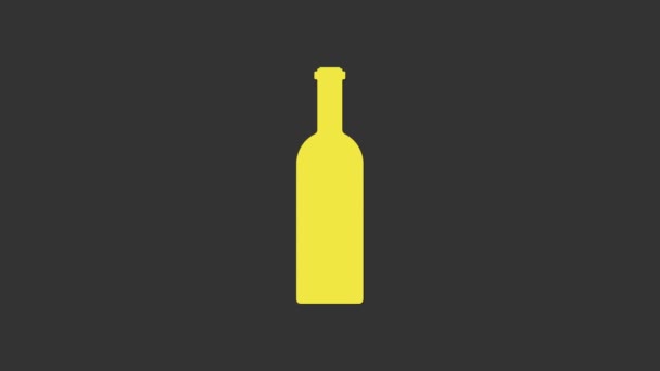 ग्रे पृष्ठभूमि पर अलग वाइन आइकन की पीली बोतल। 4K वीडियो मोशन ग्राफिक एनिमेशन — स्टॉक वीडियो